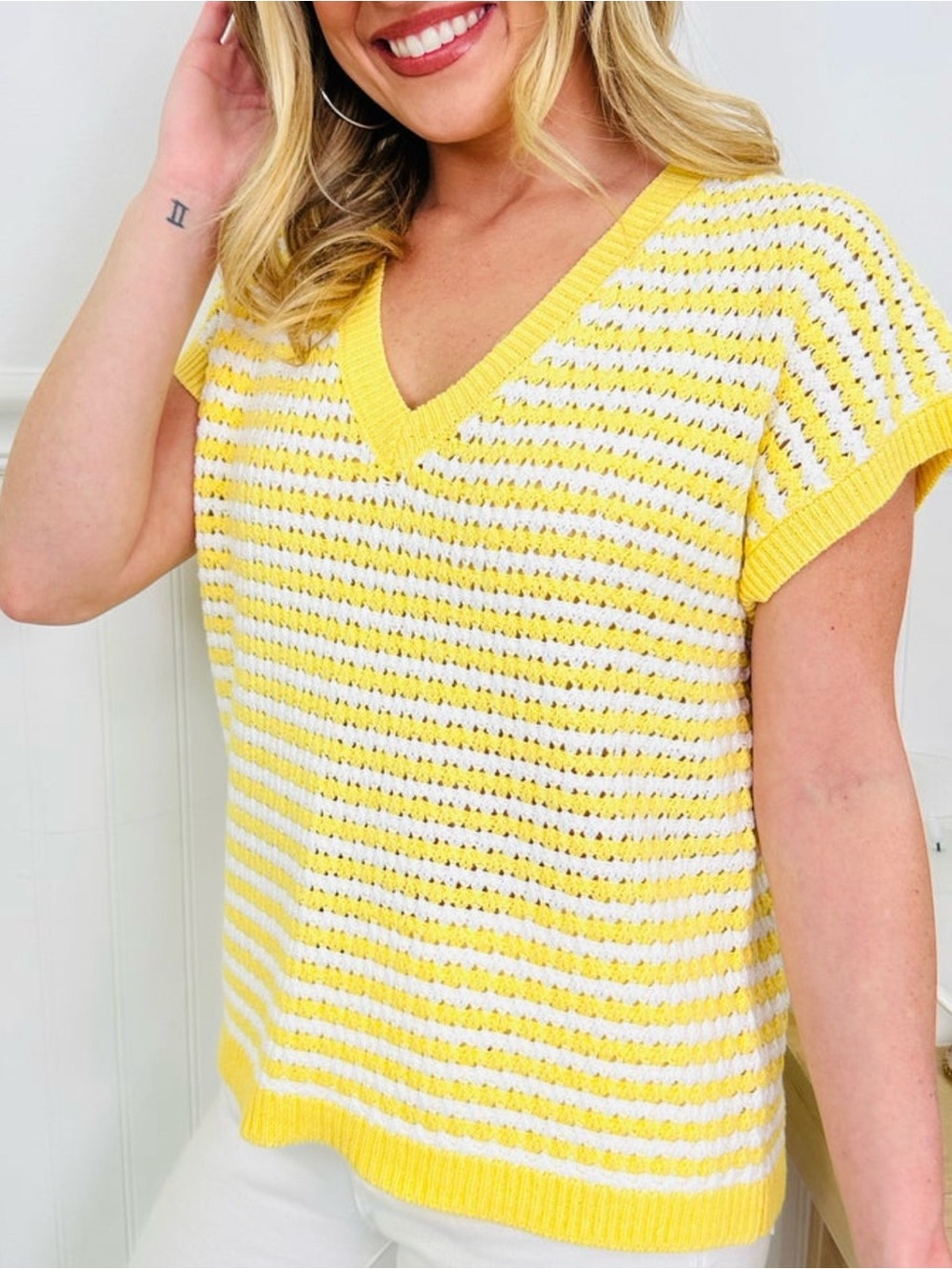 Cyrus Butter Yellow and White Striped V-Neck Knit Top Size XS Fits Like a Small
